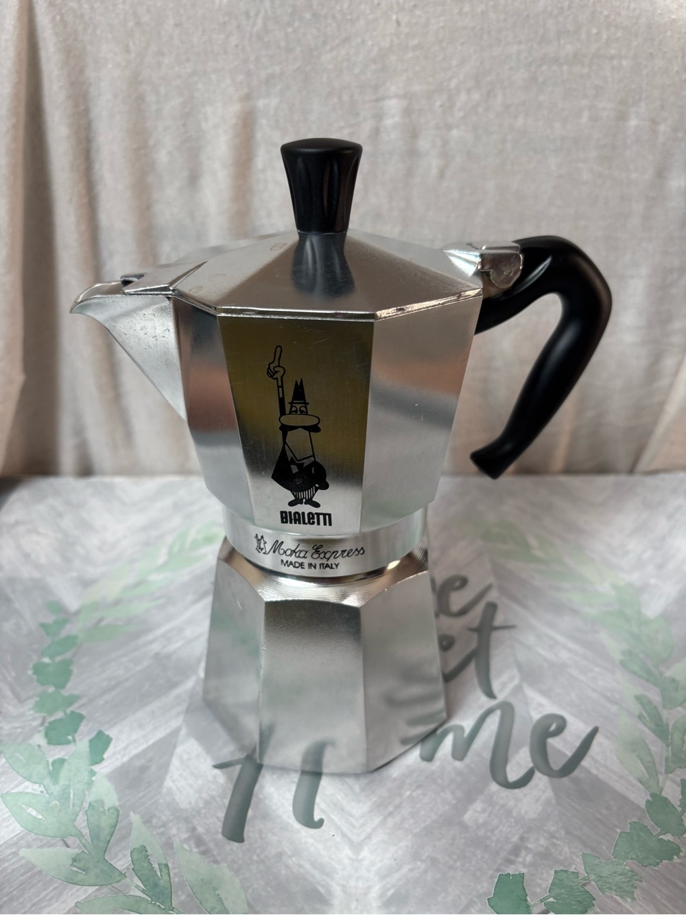 ☕ Bialetti Moka Express 6-Cup Stovetop Espresso Maker – Made in Italy